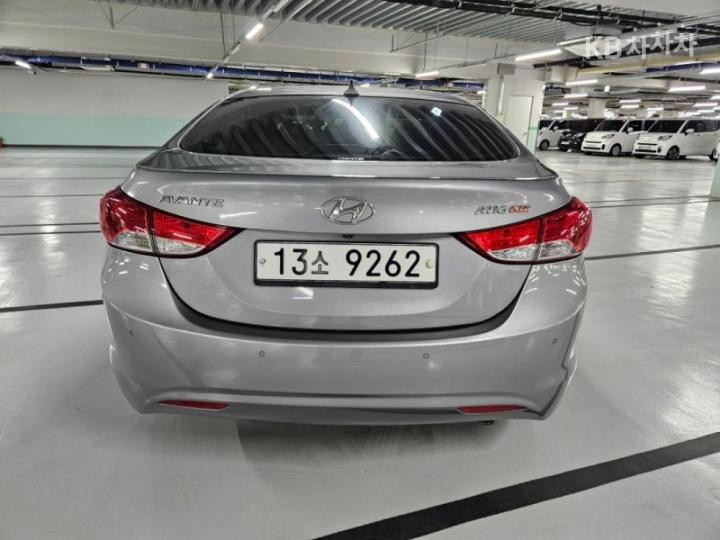Hyundai Avante MD M16 GDi TOP 6
