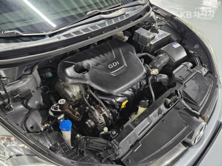 Hyundai Avante MD M16 GDi TOP 8