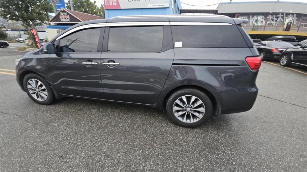 2016 - kia carnival