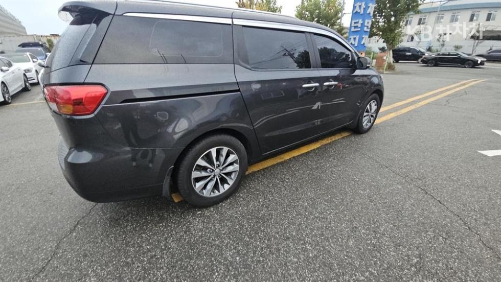 2016 - kia carnival