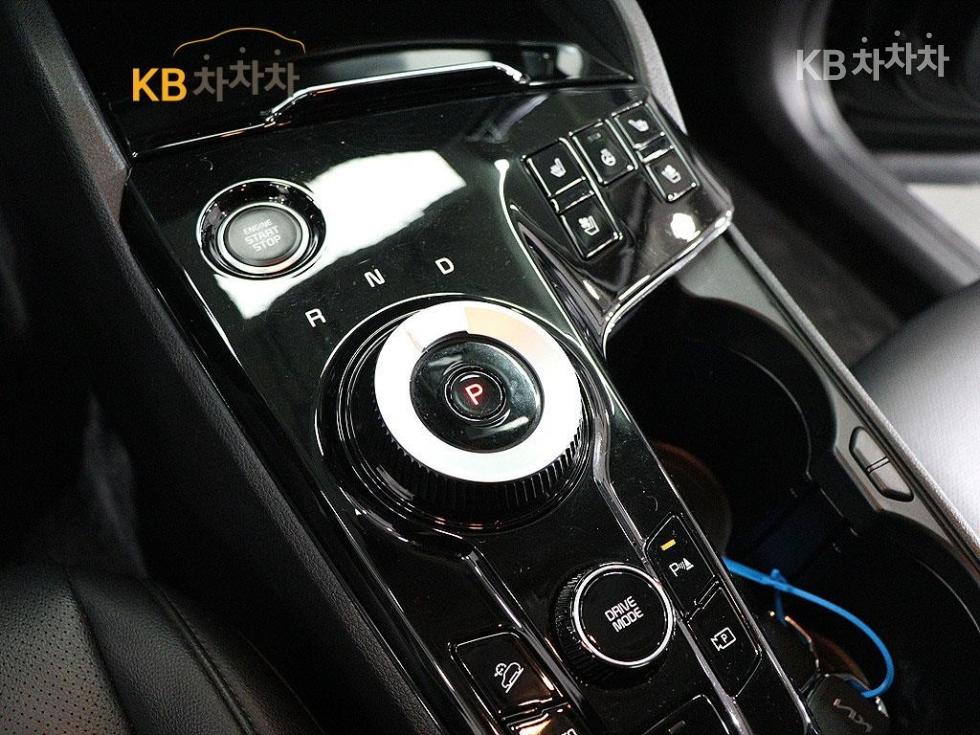 2023 - kia sportage