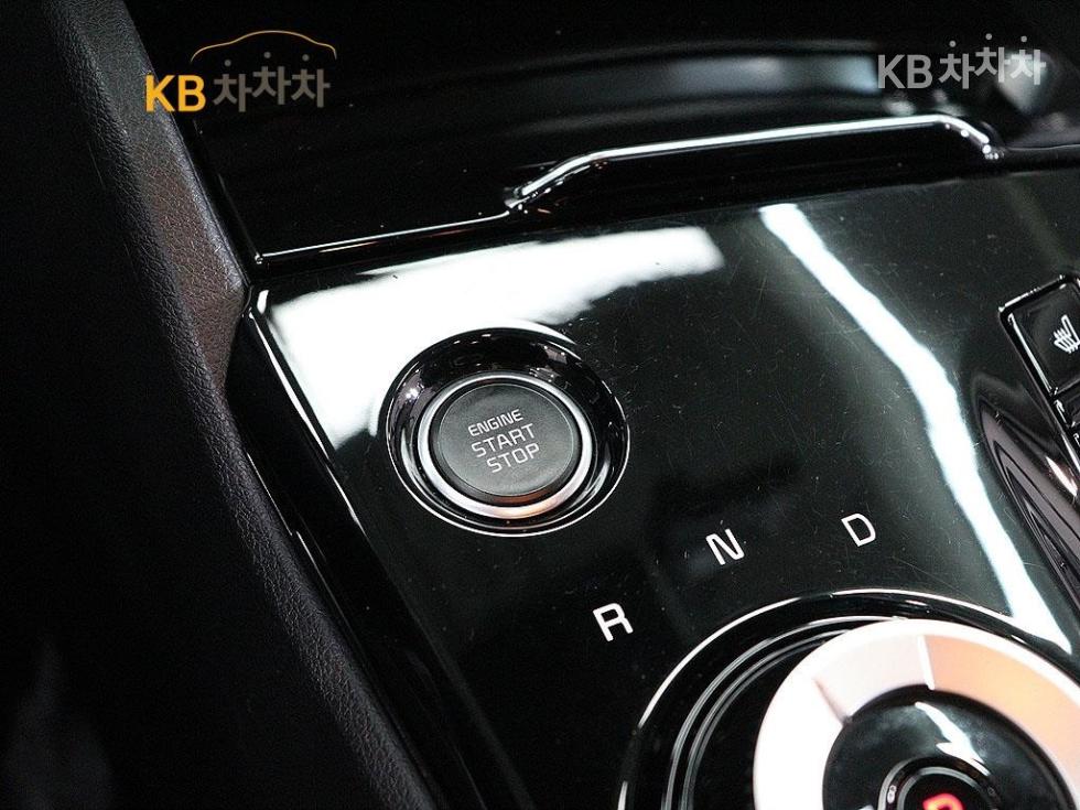 2023 - kia sportage