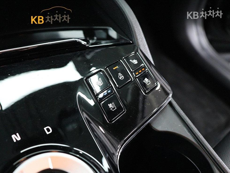 2023 - kia sportage