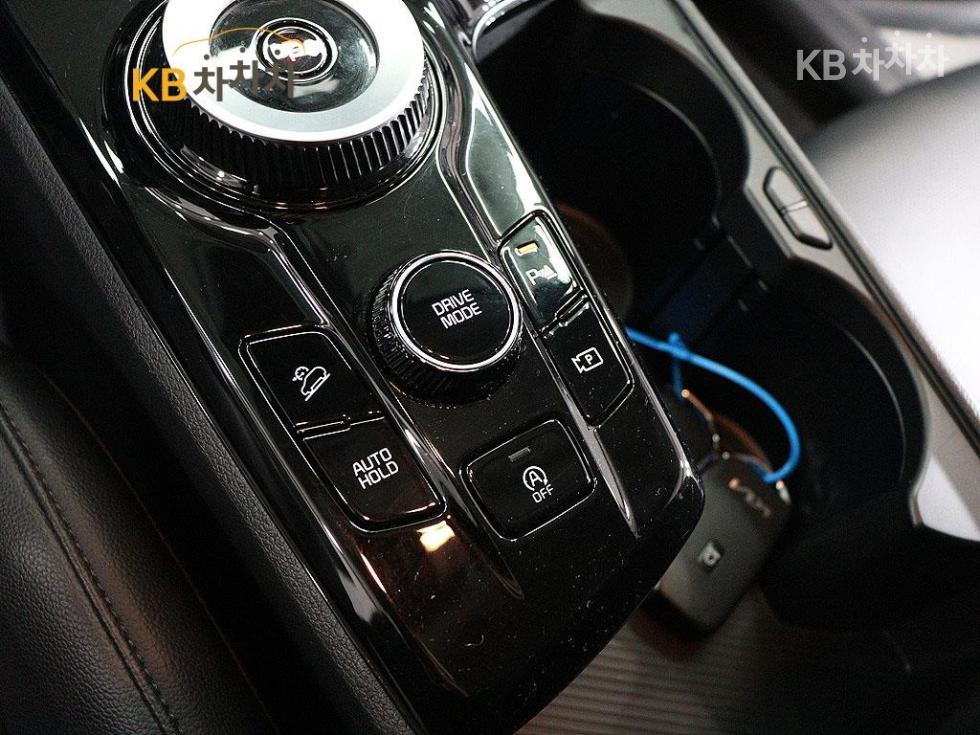 2023 - kia sportage