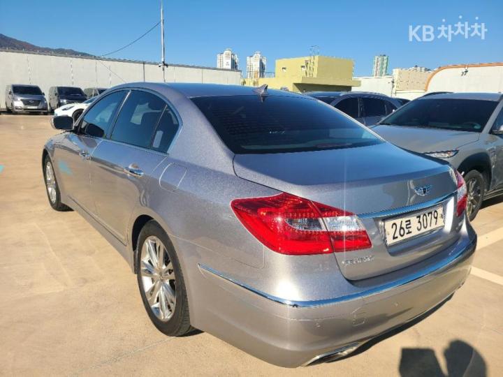Hyundai Genesis BH330 LUXURY Base Type 7