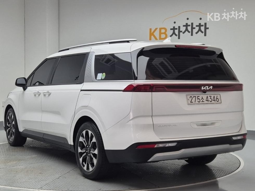 2022 - kia carnival