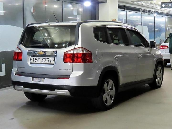 Chevrolet Orlando LT Premium 5