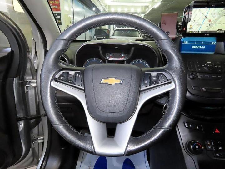 Chevrolet Orlando LT Premium 9