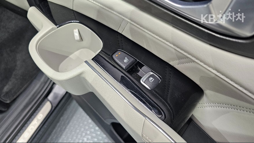 2023 - kia sorento
