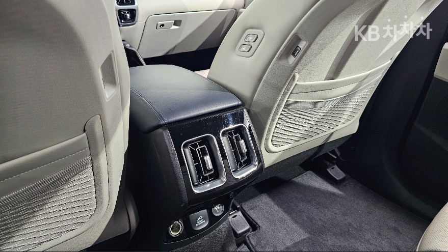 2023 - kia sorento