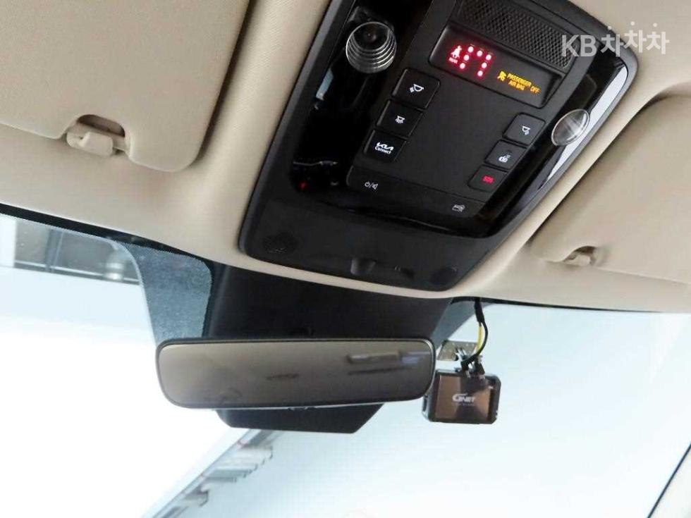 2022 - kia carnival