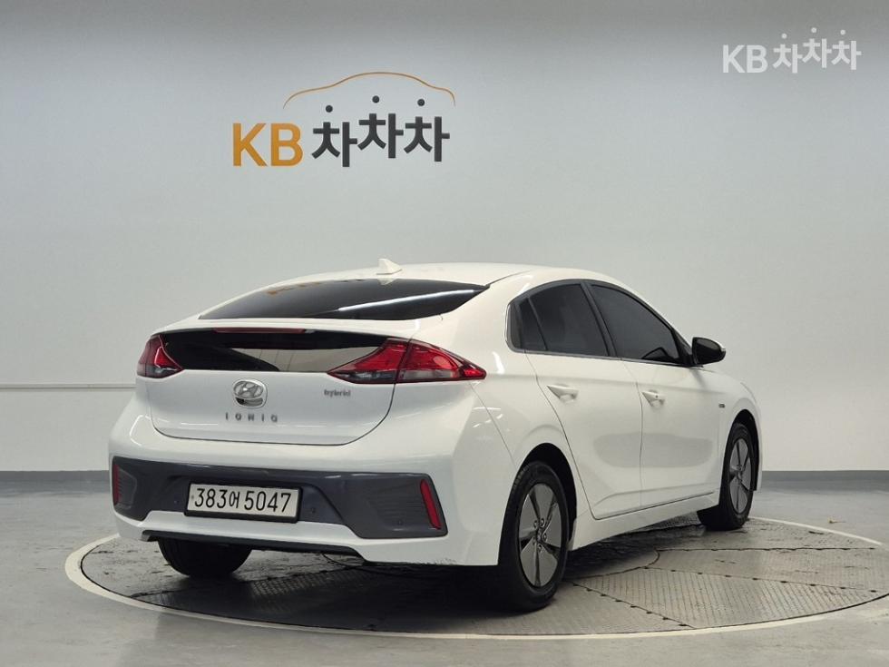 2020 - hyundai ioniq