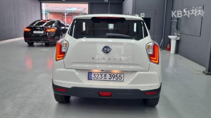 KG Mobility (Ssangyong) Tivoli Gasoline V3 2WD Base Type 5