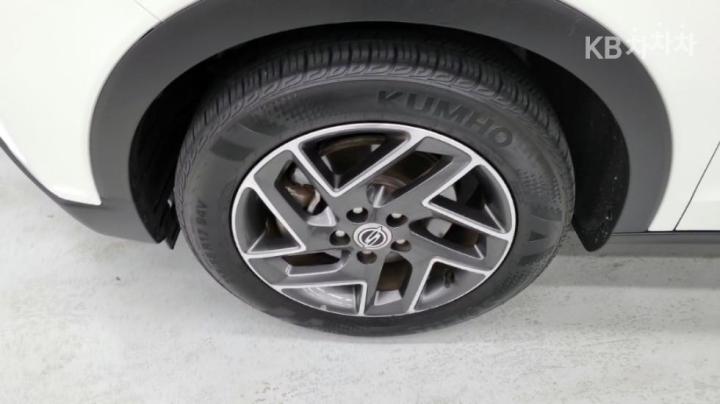 KG Mobility (Ssangyong) Tivoli Gasoline V3 2WD Base Type 7