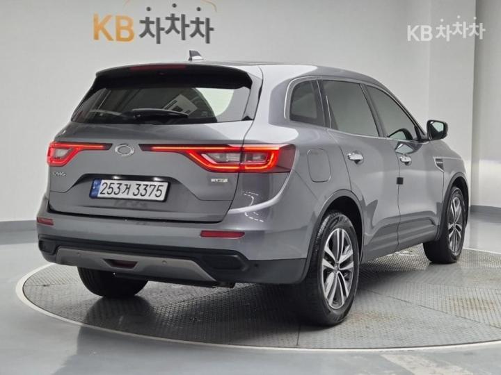 Renault QM6 2.0 LPe 2WD LE 4