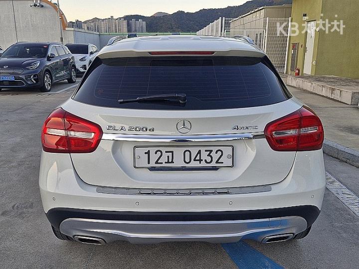 Mercedes-Benz GLA-Class X156 GLA200 d 4 Matic 5