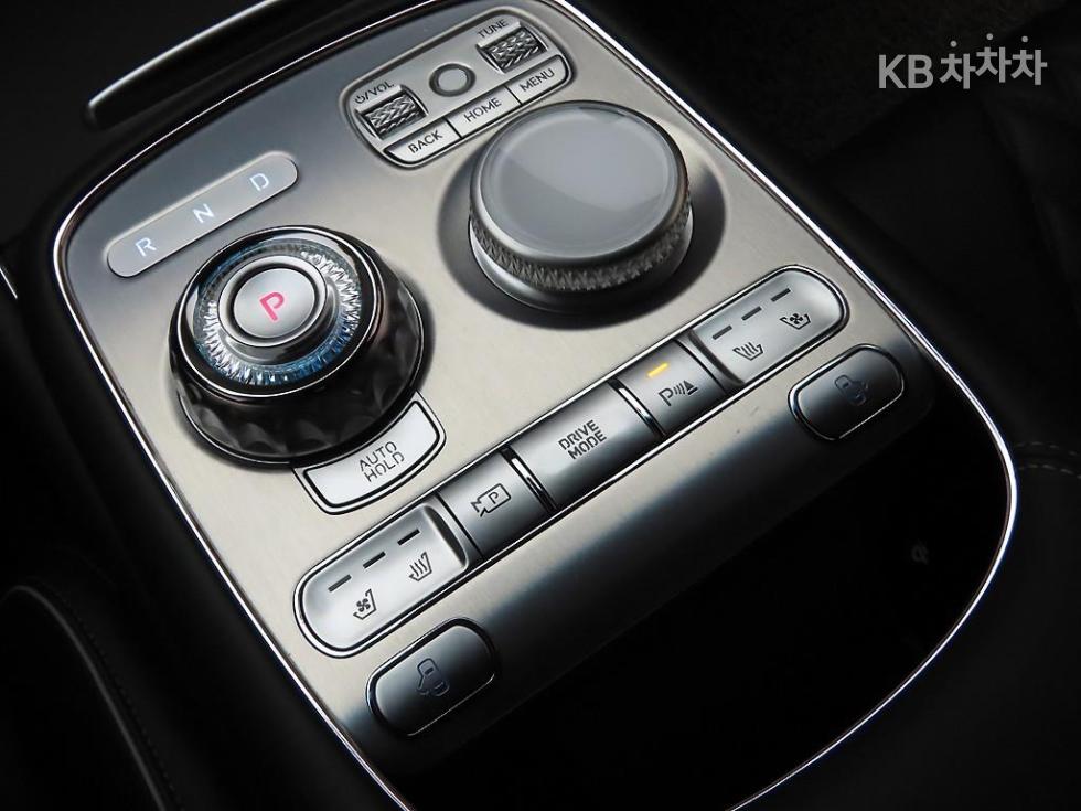 Genesis G90 — miniaturë 11