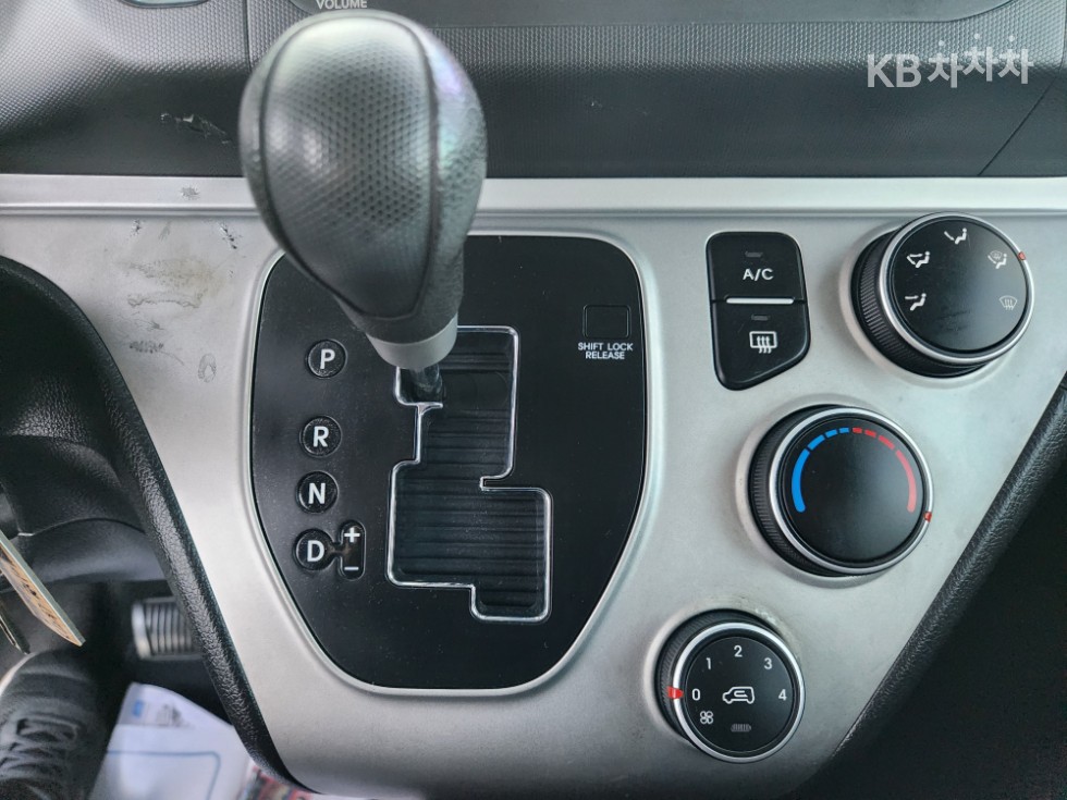 2014 - kia ray-ban