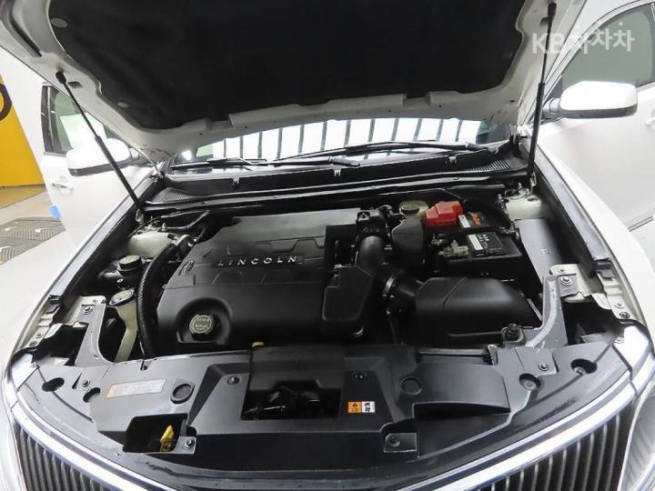 Lincoln MKS New 3.7 9