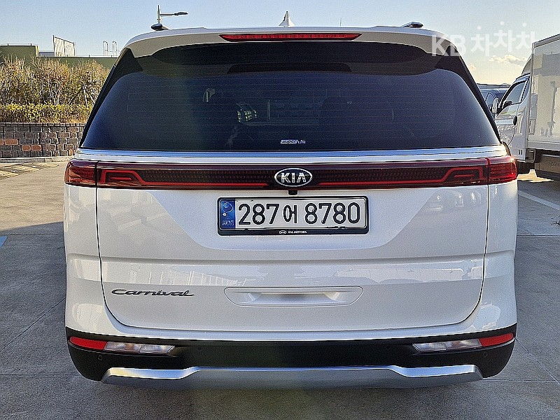 2021 - kia carnival