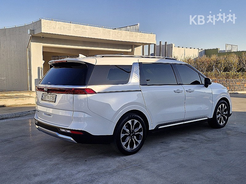2021 - kia carnival