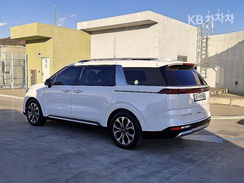 2021 - kia carnival