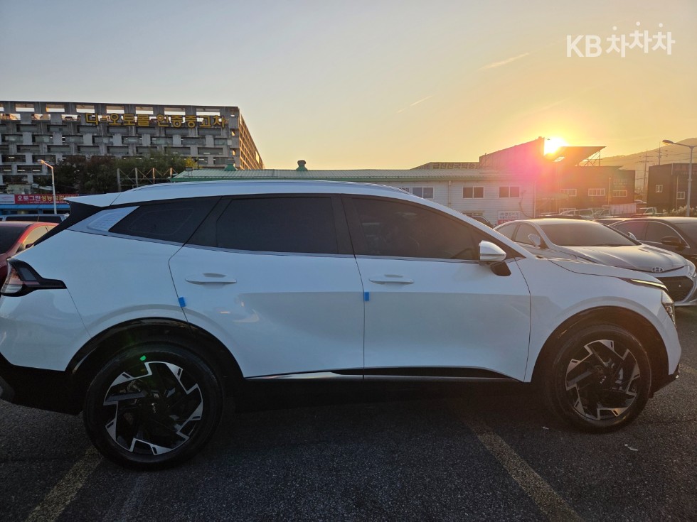 2021 - kia sportage