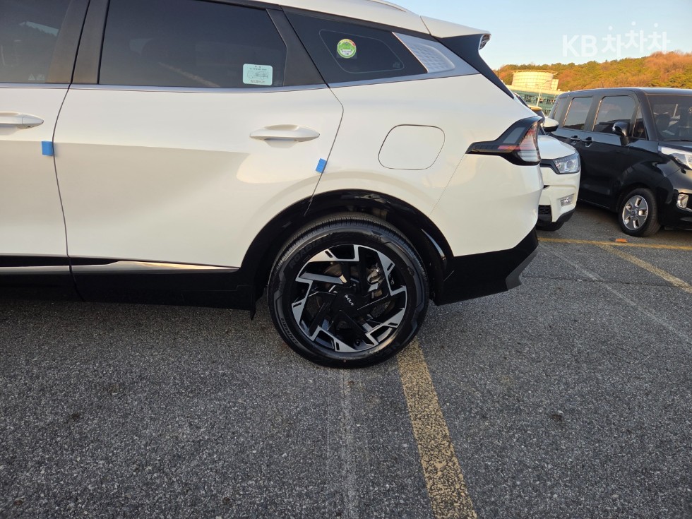 2021 - kia sportage
