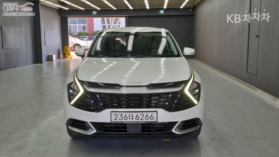 2022 - kia sportage