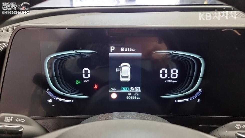 2022 - kia sportage