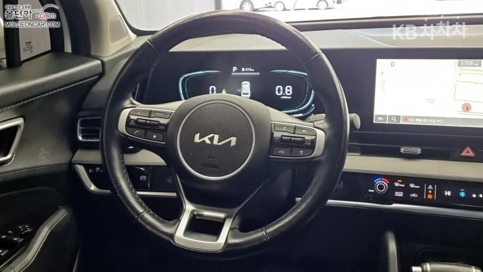 2022 - kia sportage