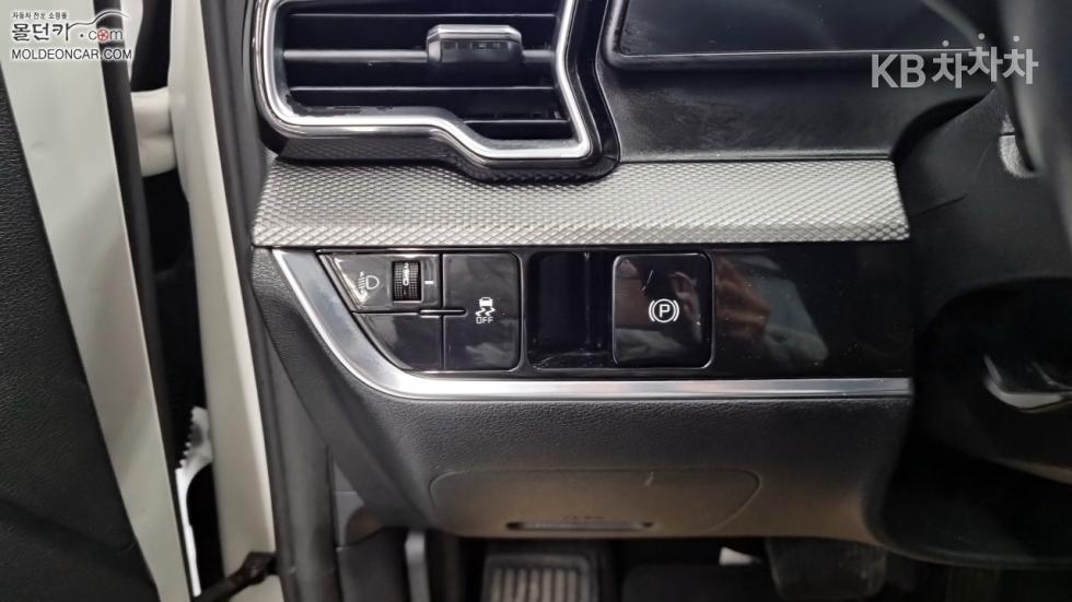 2022 - kia sportage