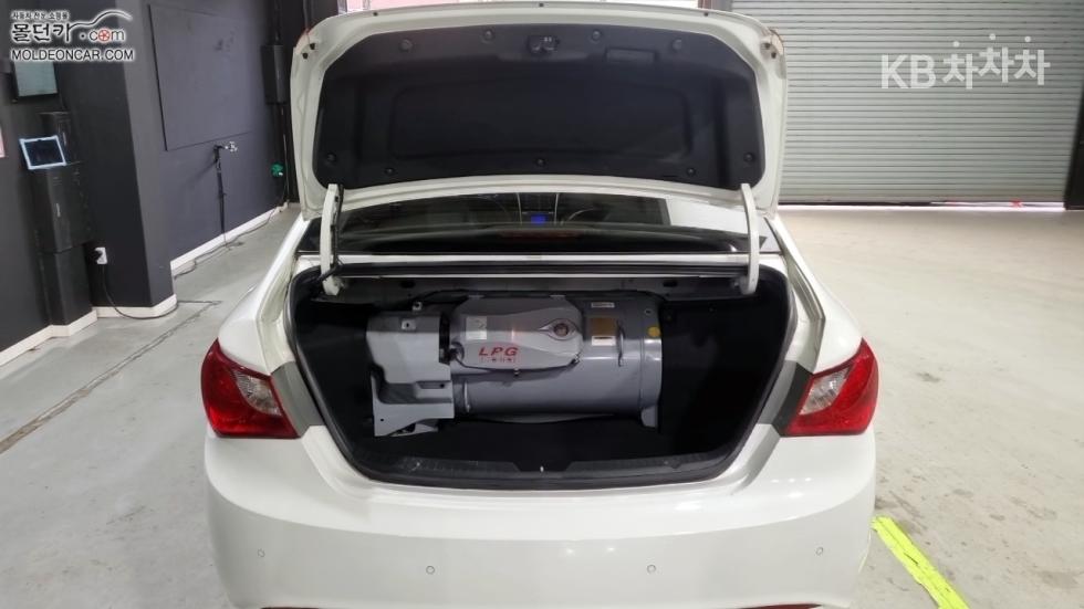 Hyundai Sonata — miniaturë 18