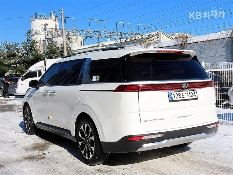 2021 - kia carnival