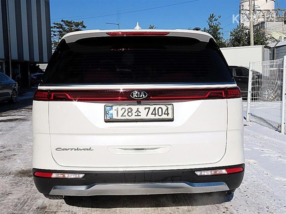2021 - kia carnival