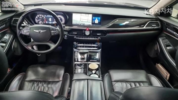 Genesis EQ900 5.0 GDI AWD Prestige 8