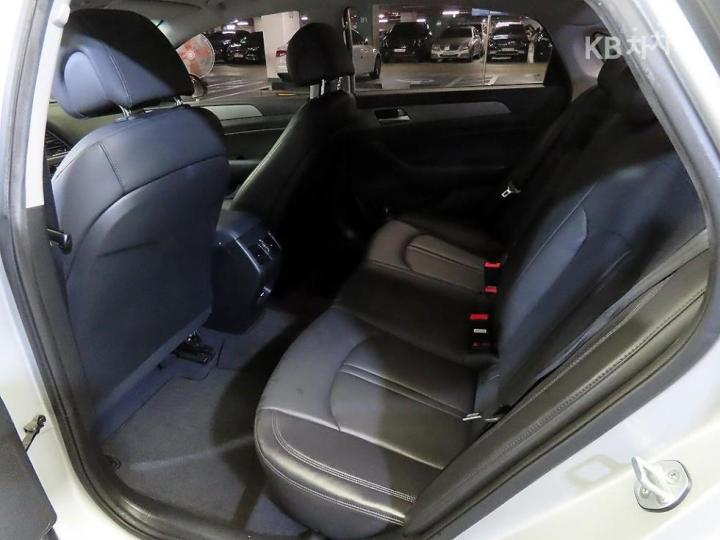 Hyundai Sonata LF 1.7 Diesel Style 8