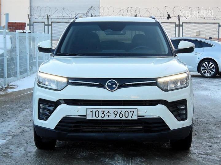 KG Mobility (Ssangyong) Tivoli Gasoline V3 2WD Base Type