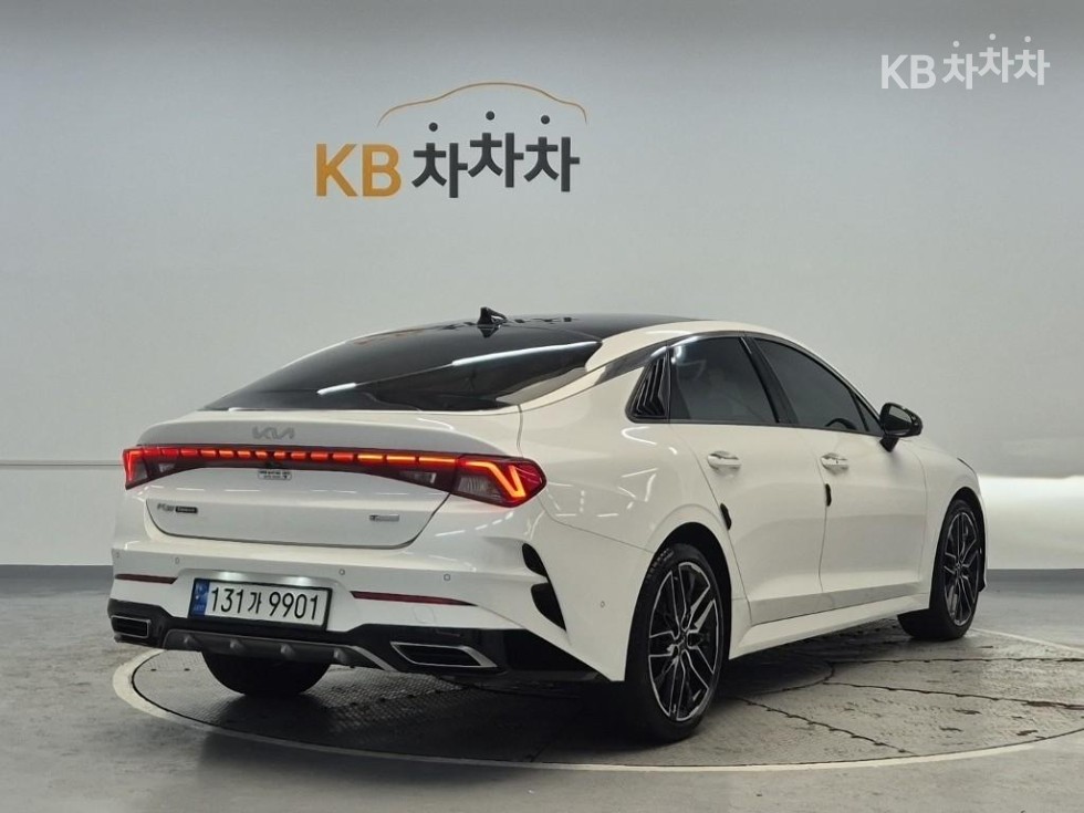 2022 - kia k5