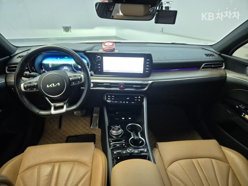 2022 - kia k5
