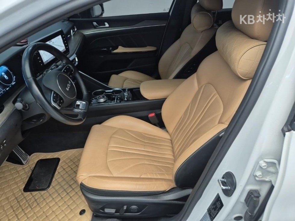 2022 - kia k5