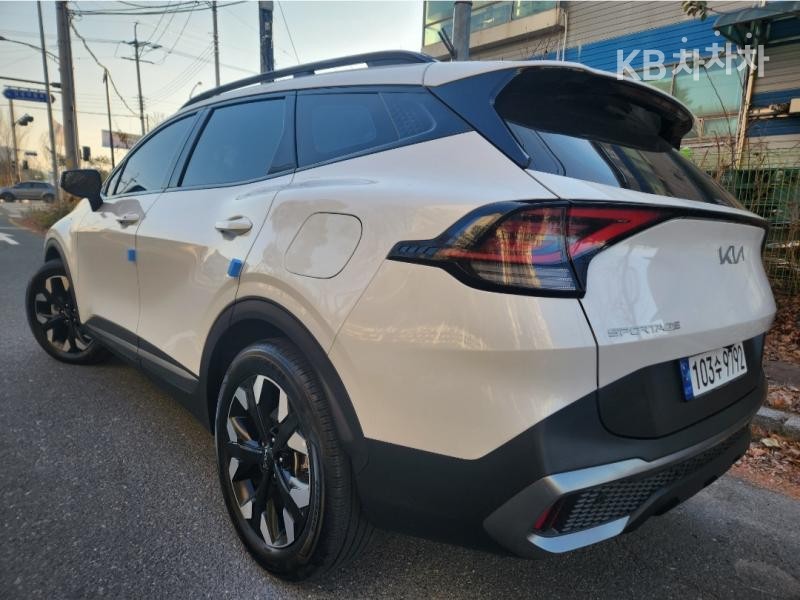 2023 - kia sportage