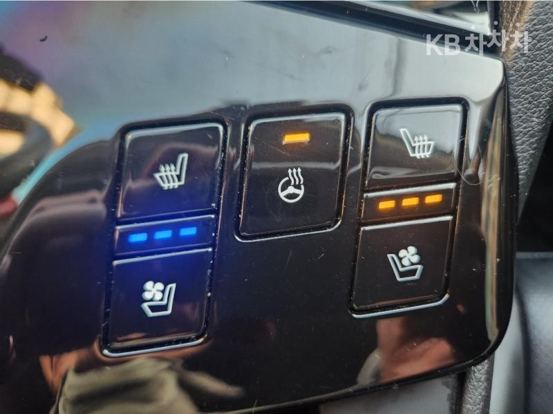 2023 - kia sportage