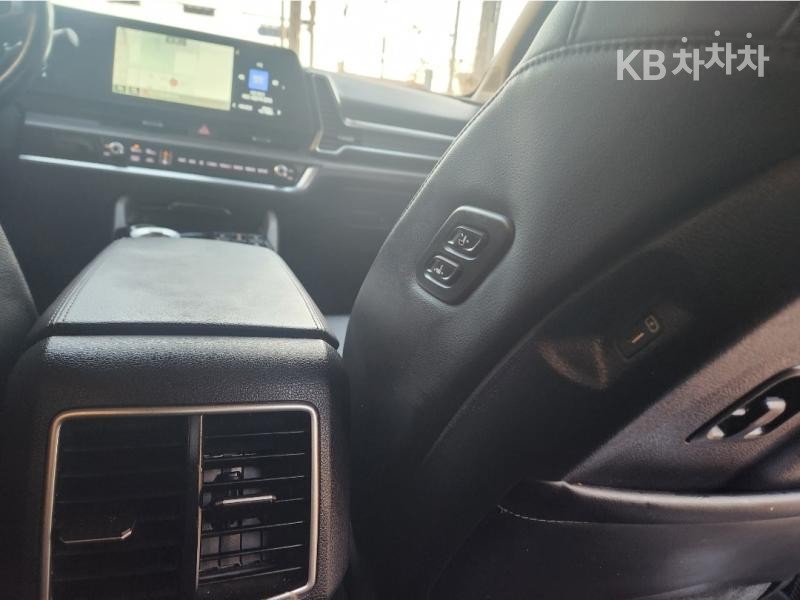 2023 - kia sportage