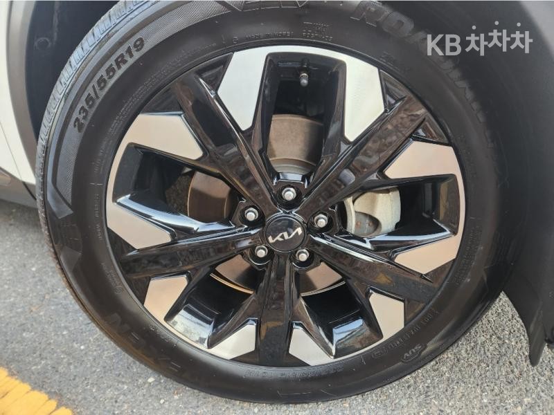 2023 - kia sportage