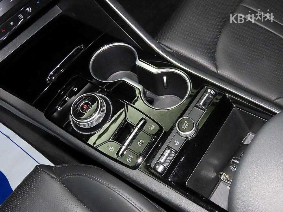 2021 - kia k5