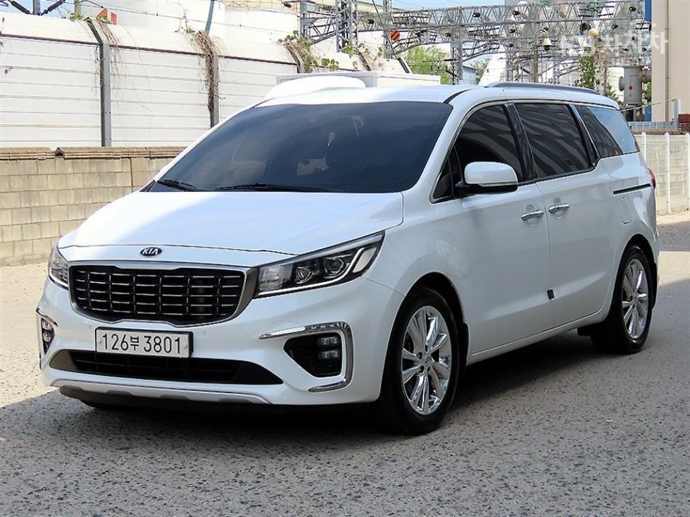 2019 - kia carnival