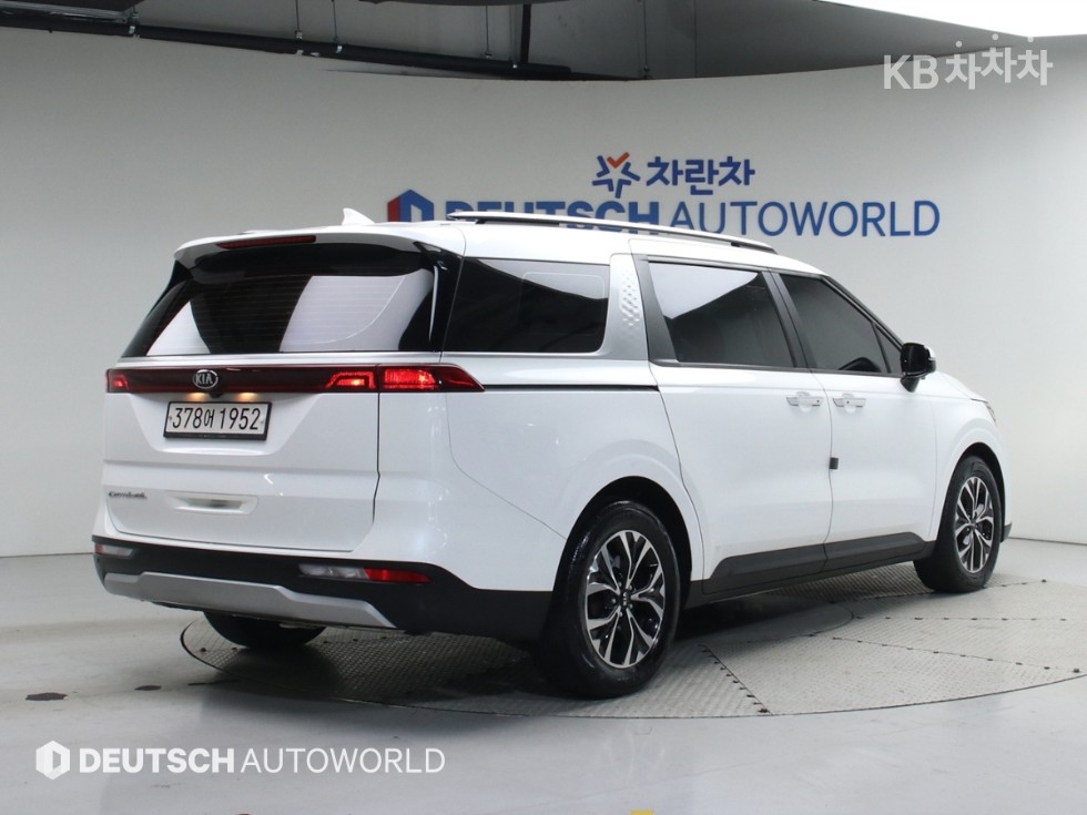 2021 - kia carnival