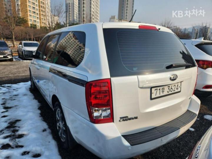 Kia Carnival R Grand GLX Premium Type 4