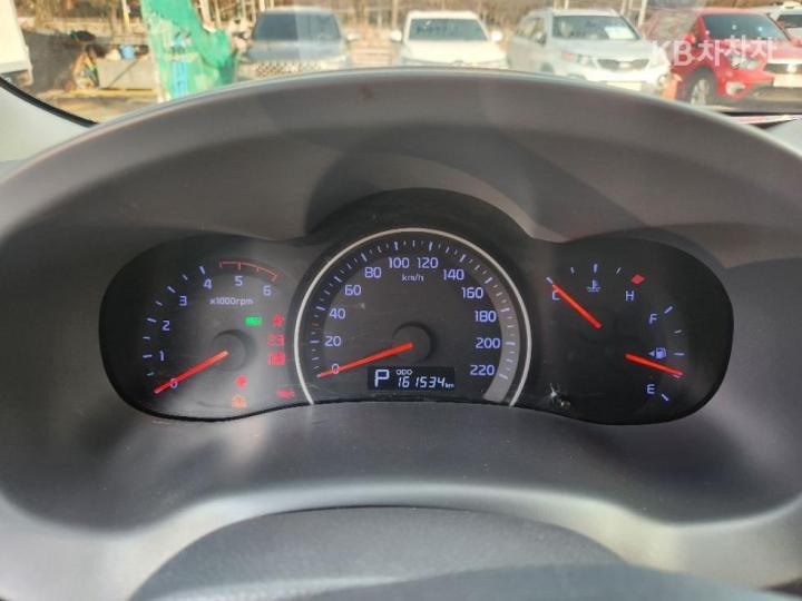 Kia Carnival R Grand GLX Premium Type 8